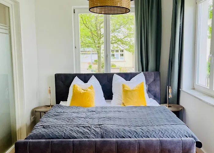 Luxusapartment Im Dichterviertel *garten*parkplatz*wifi* アパート